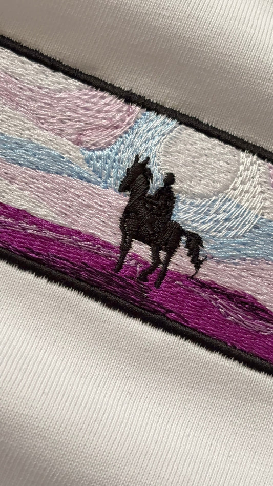 Geceye Karşı Nakışlı Tshirt