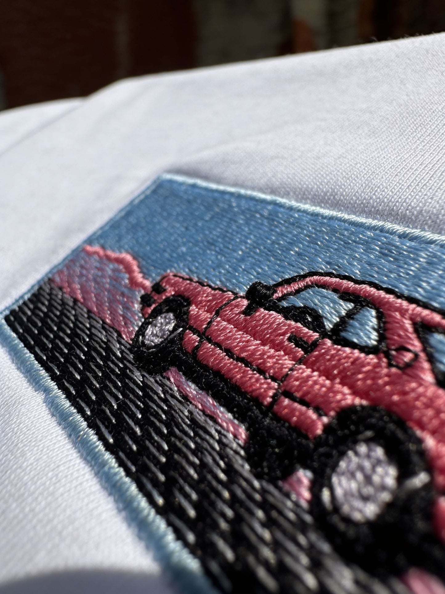 Tozlu Yol Nakışlı Tshirt