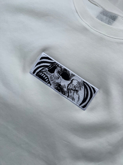 Küller Kadar Sessiz Nakışlı Tshirt
